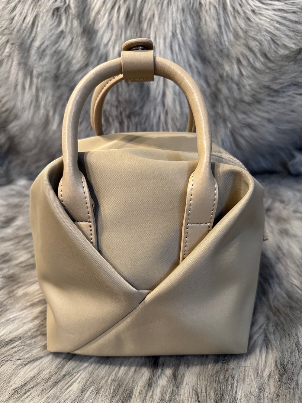 PRICE FIRM Lux & Nyx Women's Beige Twist-Front Top Handle Bag - Picture 8 of 9